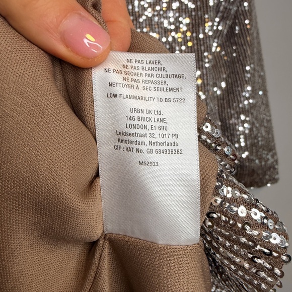 Elegant Silver Sequin Long Cardigan - Picture 4 of 11